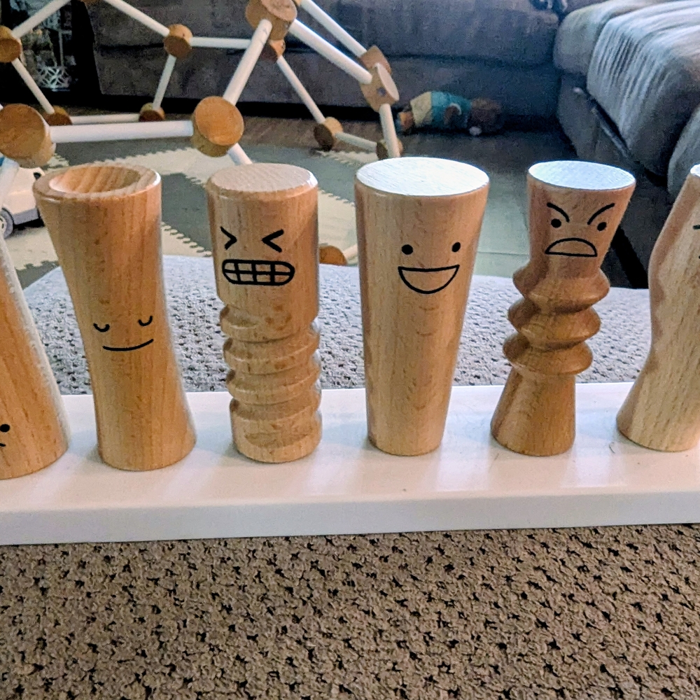 Wooden Emotion Peg Dolls Set